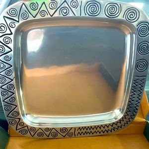 NWOT WILTON ARMETALE REGGAE MEDIUM SQUARE TRAY